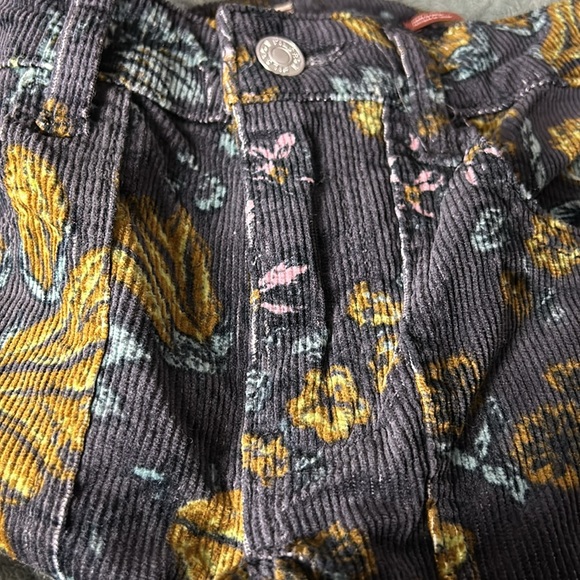 NWT Anthropologie Pilcro Size 23 Icon Flare 
Corduroy Floral pant patch pockets - Picture 8 of 10
